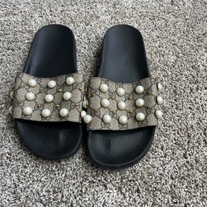 Womens Gucci slides